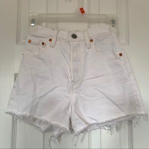 Levi’s white ribcage shorts